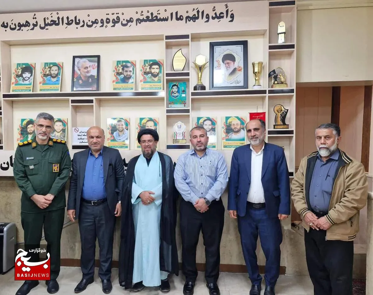 دیدار مدیر عامل شرکت نفت و گاز آغاجاری با فرمانده ناحیه امیدیه