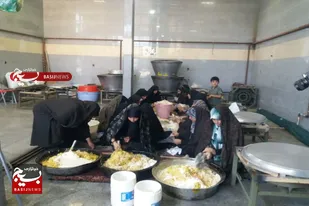 خدمات&zwnj;رسانی گروه&zwnj;های جهادی به زائرین حسینی در موکب امام رضا (ع) روستای رباط شورین