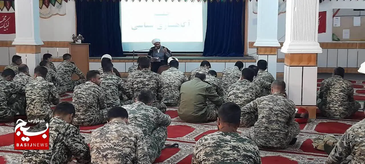 همایش بصیرتی در تیپ ۴۵نیرومخصوص ارتش در شوشتر برگزار شد