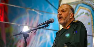 فرماندهان لشکرهای 8 نجف اشرف و 14 امام حسین(ع)فاتحان خرمشهر بودند