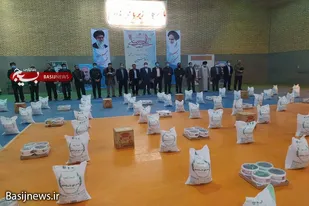توزیع ۷۰۰ بسته غذایی در فامنین