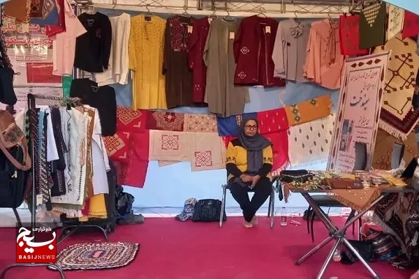 وقتی هنر صنایع‌دستی چرخ زندگی را چرخاند/ عرضه هنر دست بانوان سیستان و بلوچستان در نمایشگاه ‏صنایع‌دستی ایران