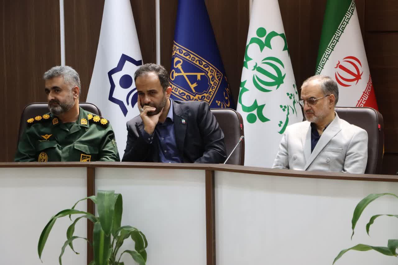 مکتب شهید میرزا کوچک جنگلی و شهید سلیمانی مکتبی راهبردی است که باید با استفاده از ظرفیت رسانه تبیین و تثبیت شود مکتب شهید میرزا کوچک جنگلی و شهید سلیمانی مکتبی راهبردی است که باید با استفاده از ظرفیت رسانه تبیین و تثبیت شود