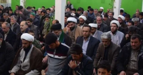 مسؤولین در راه آرمان‌های انقلاب اسلامی جهادی کار کنند