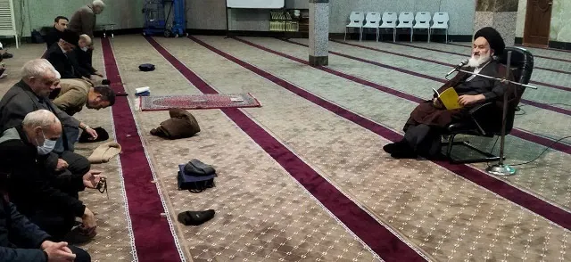 استمرار کمک اهالی مساجد به زلزله زدگان خوی/ دستاوردهای نظام جمهوری اسلامی بسیار زیاد است و قابل مقایسه با دوره طاغوت نیست