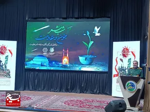 امروز وظیفه ما بیان حقایق جنگ تحمیلی به زبان شعر و هنر است