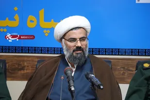 مهمترین وظیفه ی یک فرمانده و مدیر در حکومت اسلامی این است که اقدامات و زمینه ی اقامه ی نماز را فراهم سازد/اگر کسی به نماز جماعت و اول وقت مقید باشد از آثار و برکات آن در کار و زندگی بهره مند خواهد شد