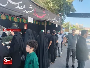 خدمت خالصانه خادمیاران شهدا در مراسم وداع با &laquo;قائد شهید امت&raquo; جلوه&zwnj;ای از فرهنگ ایثار بود