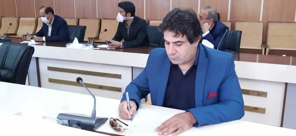 خبرنگاران محجوبانه نیست‌هایشان را سکوت می‌کنند