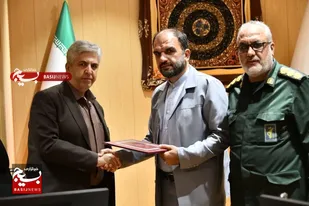 تجلیل از خدمات جهادی مدیرعامل و فرمانده بسیج پالایشگاه تبریز در نشست هم&zwnj;اندیشی بسیج کارگری