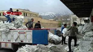 کمک های شرکت غله همدان به سیل زدگان