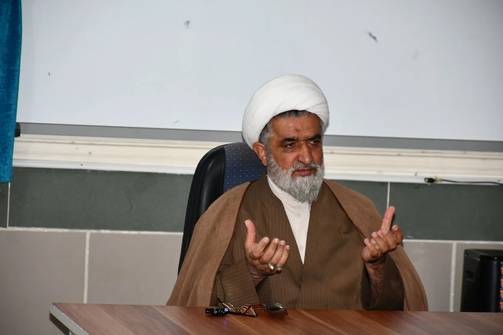 فرهنگیان عشایر باید پل ارتباطی بین جامعه عشایری و مسئولان باشند