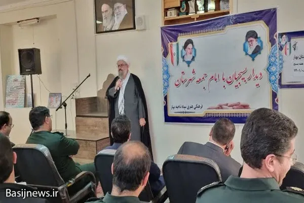 بسیجیان با اخلاص و از خودگذشتگی به همه مردم خدمت می‌کنند