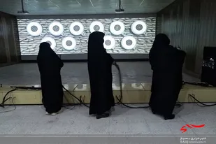 برگزاری مسابقات تیراندازی بسیجیان ملایر به مناسبت دهه فجر