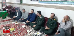 دیدار با خانواده شهدای روستای گلستان در قالب کاروان خدمت همای رحمت+ تصاویر