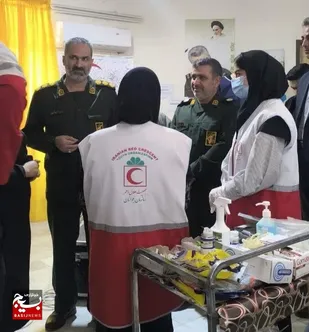 بازدید فرمانده سپاه جیرفت از اردو جهادی پزشکی در محله بهجرد جیرفت