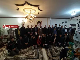 دیدار جمعی از رزمندگان و بسیجیان گردان ۱۰۹ امام حسین(علیه السلام) با خانواده شهید جاویدالاثر عبدالنبی آبرویی