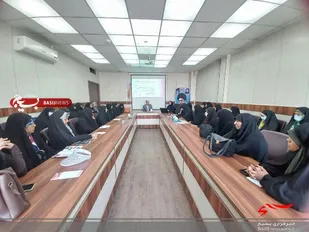 بازدید بسیجیان حوزه های بسیج حضرت زهرا و فاطمه(س) اراک از مرکز ناباروری جهاد دانشگاهی استان مرکزی