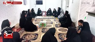 تجلیل از خانواده شهید حسین تاجپور توسط کادر حوزه خواهران کوثر(س) ناحیه لالی