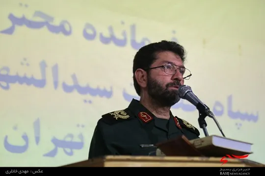 نظریه نظام انقلابی هیچ تضادی با جوشش انقلابی، نظم اجتماعی و سیاسی ندارد