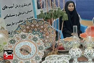 بانوی کار آفرین زاهدانی:
همت بالای بانوی کارآفرین زاهدانی ۲۰ بانوی سرپرست خانوار و بانوان بند نسوان را شاغل کرد
