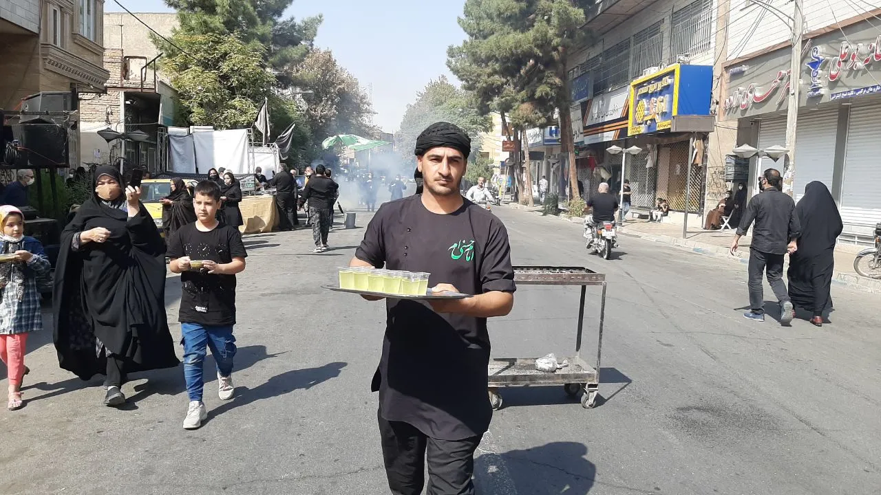 پذیرایی پیشوایی ها از زائران رضوی در سالروز شهادت امام رضا(ع)