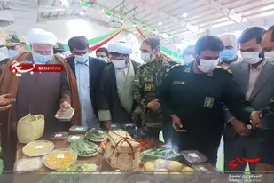 در اولین روز از دهه فجر نمایشگاه توانمندی های بخش کشاورزی خاش افتتاح شد