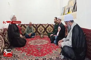 دیدار مسئول دفتر نمایندگی ولی فقیه در سپاه ناحیه رزن با خانواده&zwnj;های شهدا