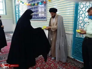 تجلیل از بانوان محجبه با هدیه فرهنگی در سورشجان