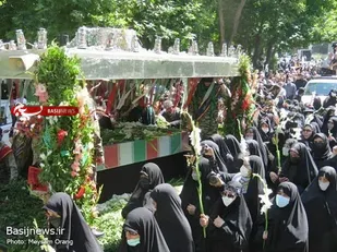 مراسم تشییع پیکر مطهر ۲ شهید گمنام دانش آموز در محله شمیرانات