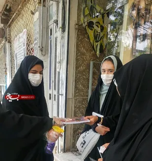 اهدای کتاب به دختران فریمانی در  هفته حجاب و عفاف