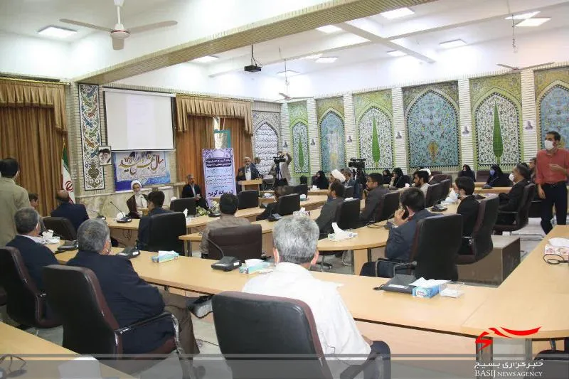 عدالت بایددر اشعار شعرای ما برجسته بشود