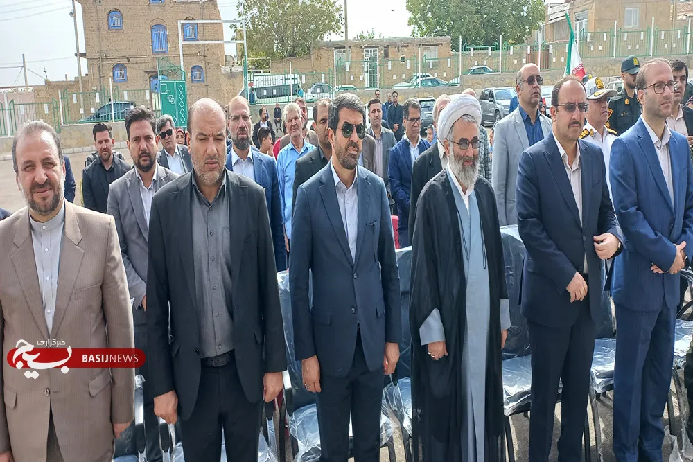 گرهگشایی از پروژههای معطلمانده نهاوند در سفر استاندار گرهگشایی از پروژههای معطلمانده نهاوند در سفر استاندار