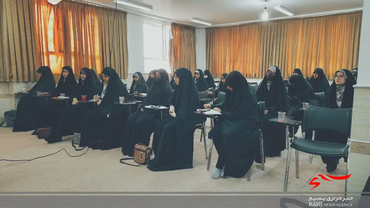 کارگاه رسانه‌ای «موج‌سواری در فضای مجازی» برگزار شد