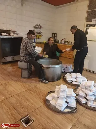 پخت غذای نذری به مناسبت شهادت حضرت فاطمه زهرا(سلام الله علیها)