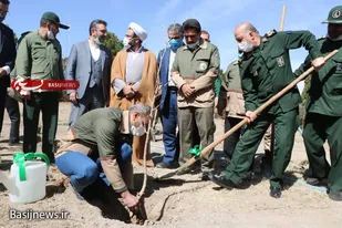 تصاویر آیین درخت کاری بمناسبت ۱۵  اسفند ماه روز درختکاری و روز پاسدار