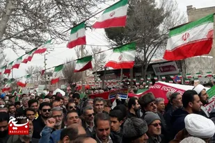 مردم خمین همچنان پای کار انقلاب