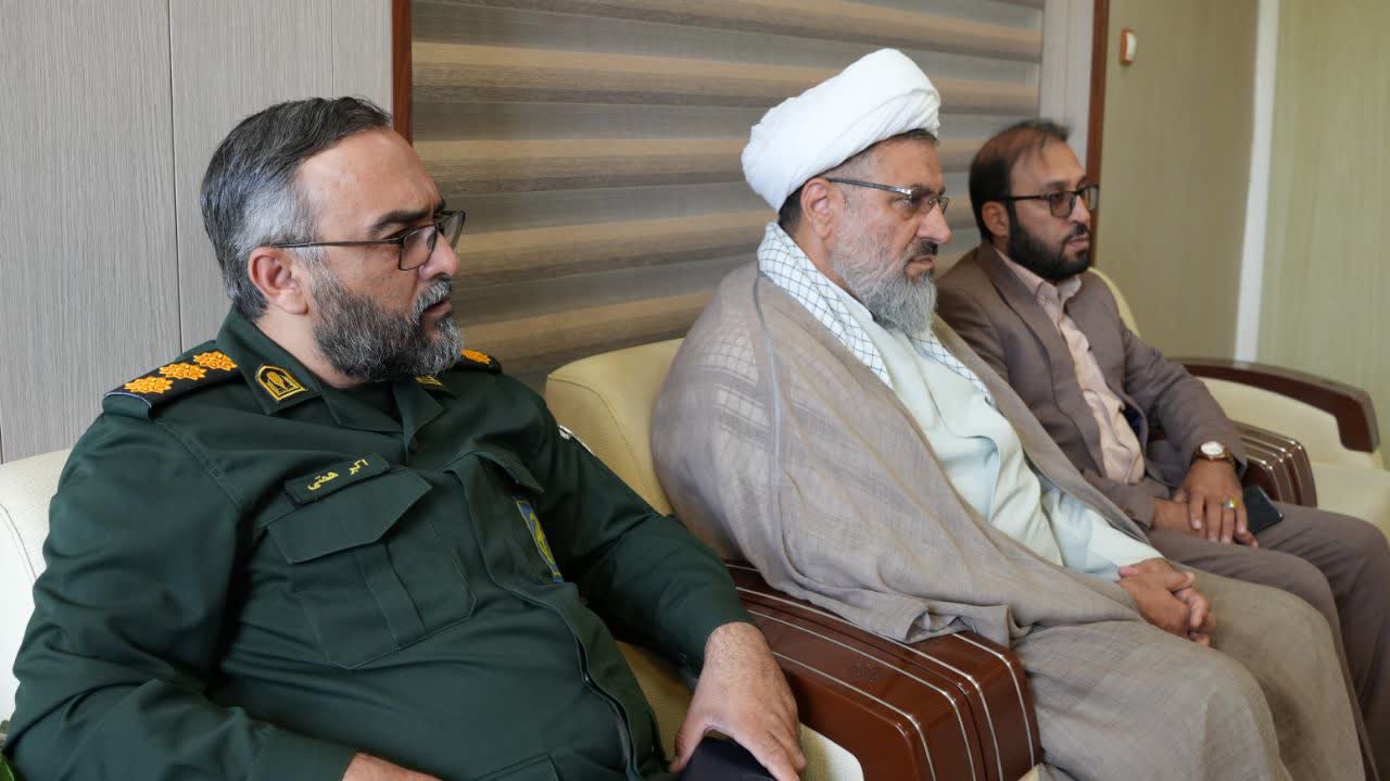 نیروی انتظامی خط مقدم امنیت در مقابله با تهدیدات داخلی است نیروی انتظامی خط مقدم امنیت در مقابله با تهدیدات داخلی است