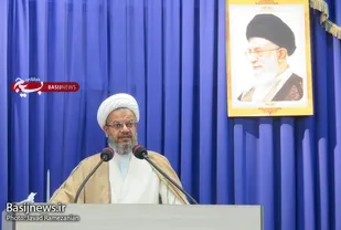 انقلاب اسلامی معادلات جهان را به نفع بشریت تغییر داد