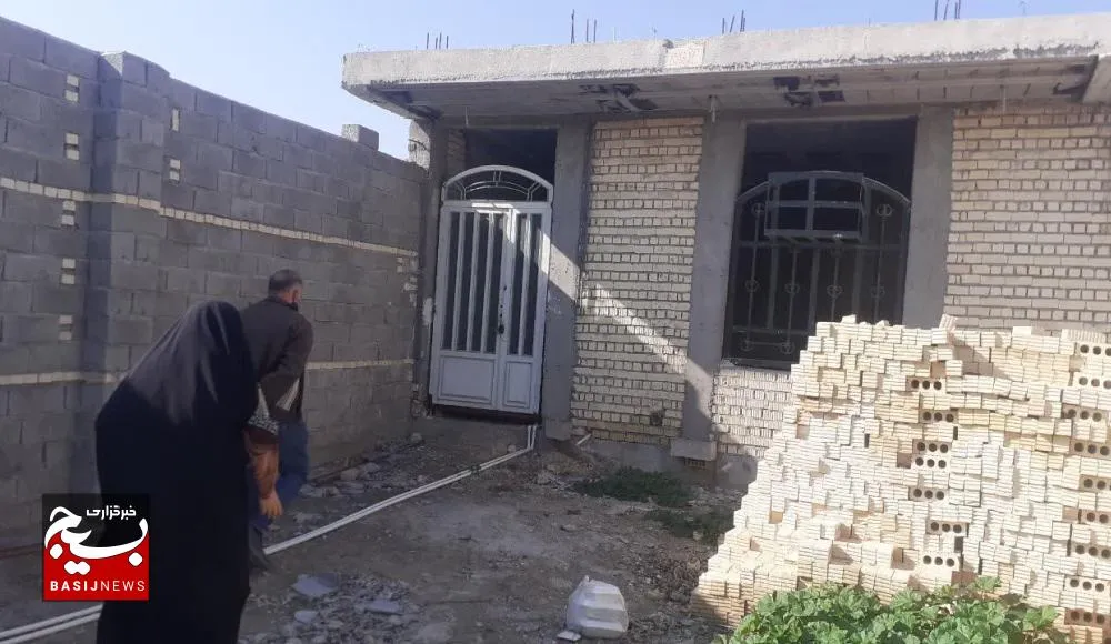 بانوی جهادگر بهبهانی، ۳۰۰ خانواده محروم را تحت حمایت دارد