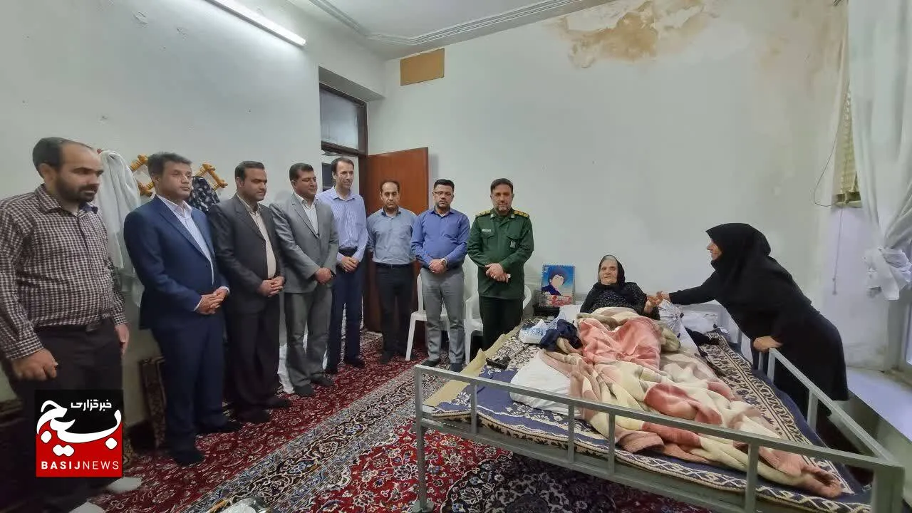 دیدار از خانواده معظم شهدا به مناسبت هفته وحدت