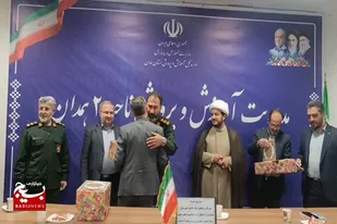 تجلیل فرمانده و مسئول نمایندگی ولی فقیه سپاه همدان از معلمان نمونه