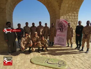 گرامیداشت روز سرباز در جوار شهید گمنام توسط