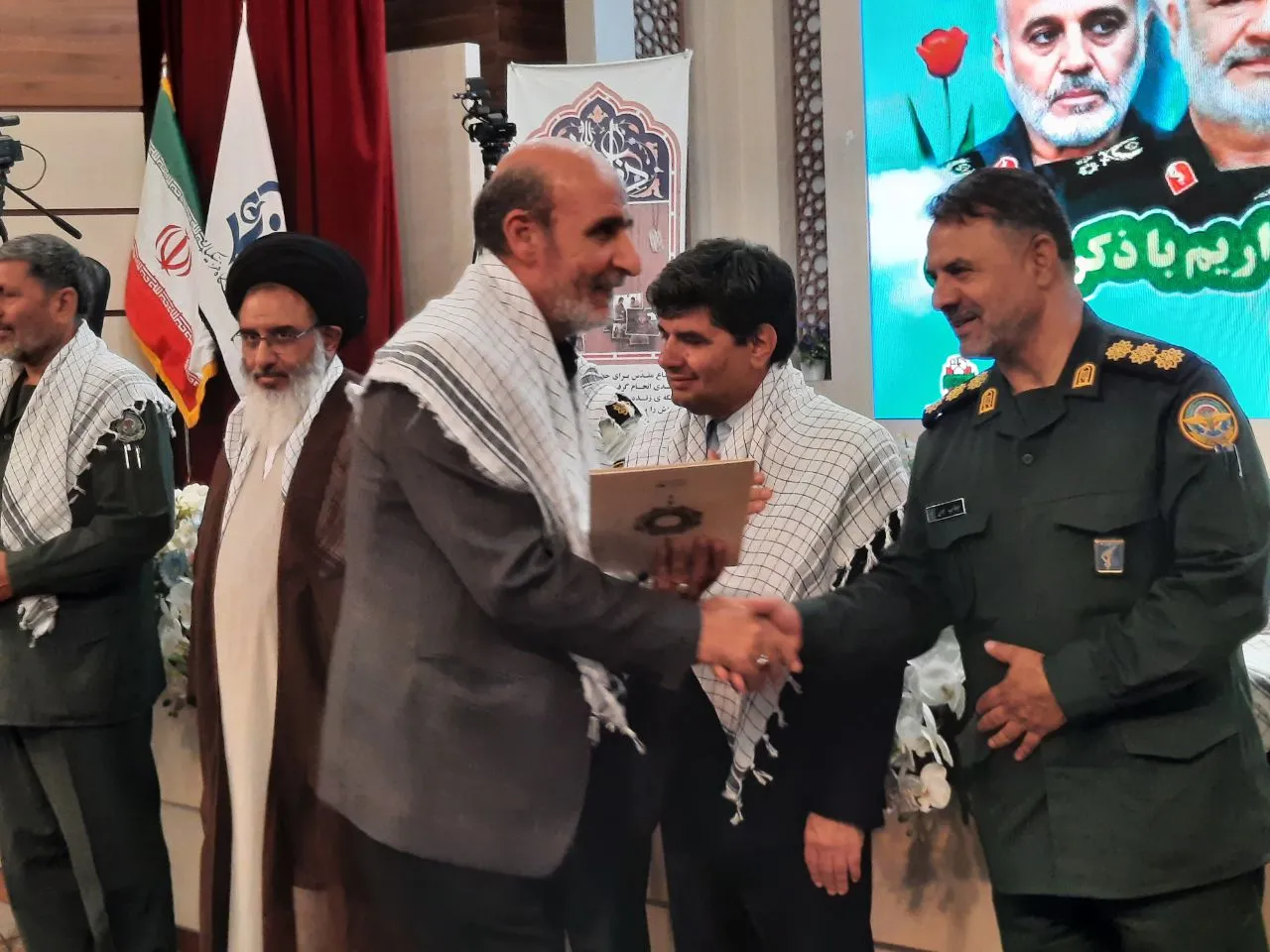 تجلیل ملی از پیشکسوتان دفاع مقدس و مقاومت در مشهد