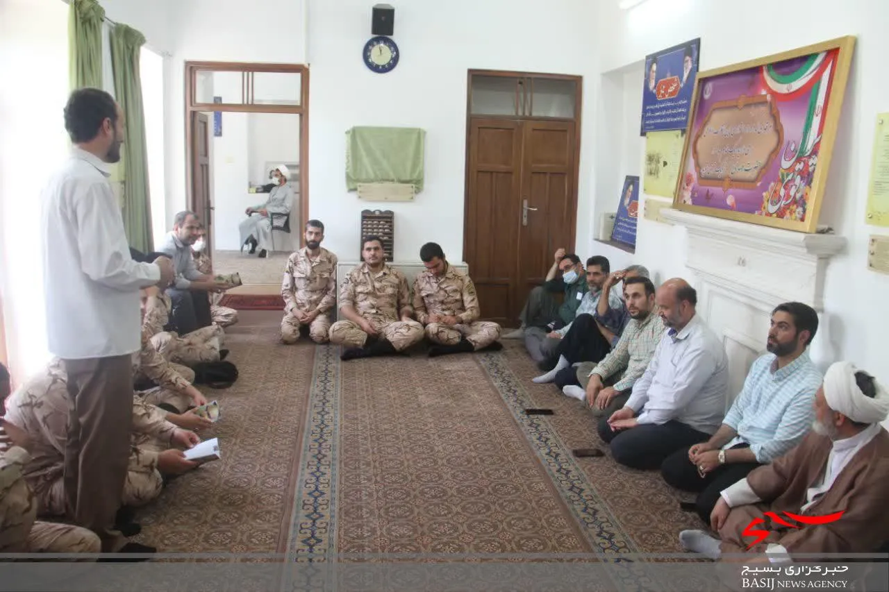حضور کارکنان ناحیه امام حسن مجتبی(ع) در بیت امام راحل(ره)