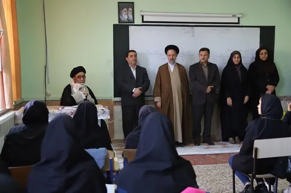 ارتقای سطح علمی و سیاسی دانش آموزان مانع تحقق توطئه دشمن است