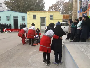 رزمایش پدافند غیرعامل در مدرسه دخترانه امام محمد باقر(ع) شاهرود+ تصاویر