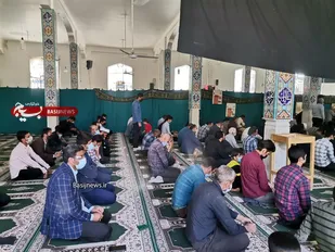 حضور بسیجیان حوزه عشایری در نماز جمعه