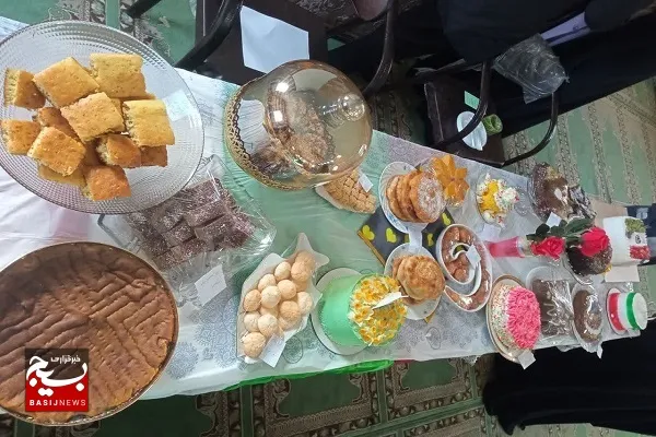 جشنواره کیک و شیرینی با همت بسیجیان در زاهدان برپا شد
