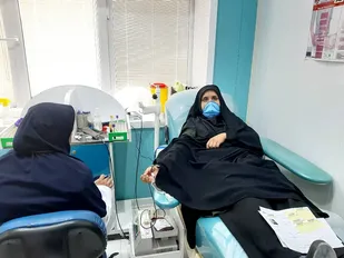 اجرای طرح جهادی اهدای خون توسط خواهران بسیجی در رفسنجان / تصاویر
